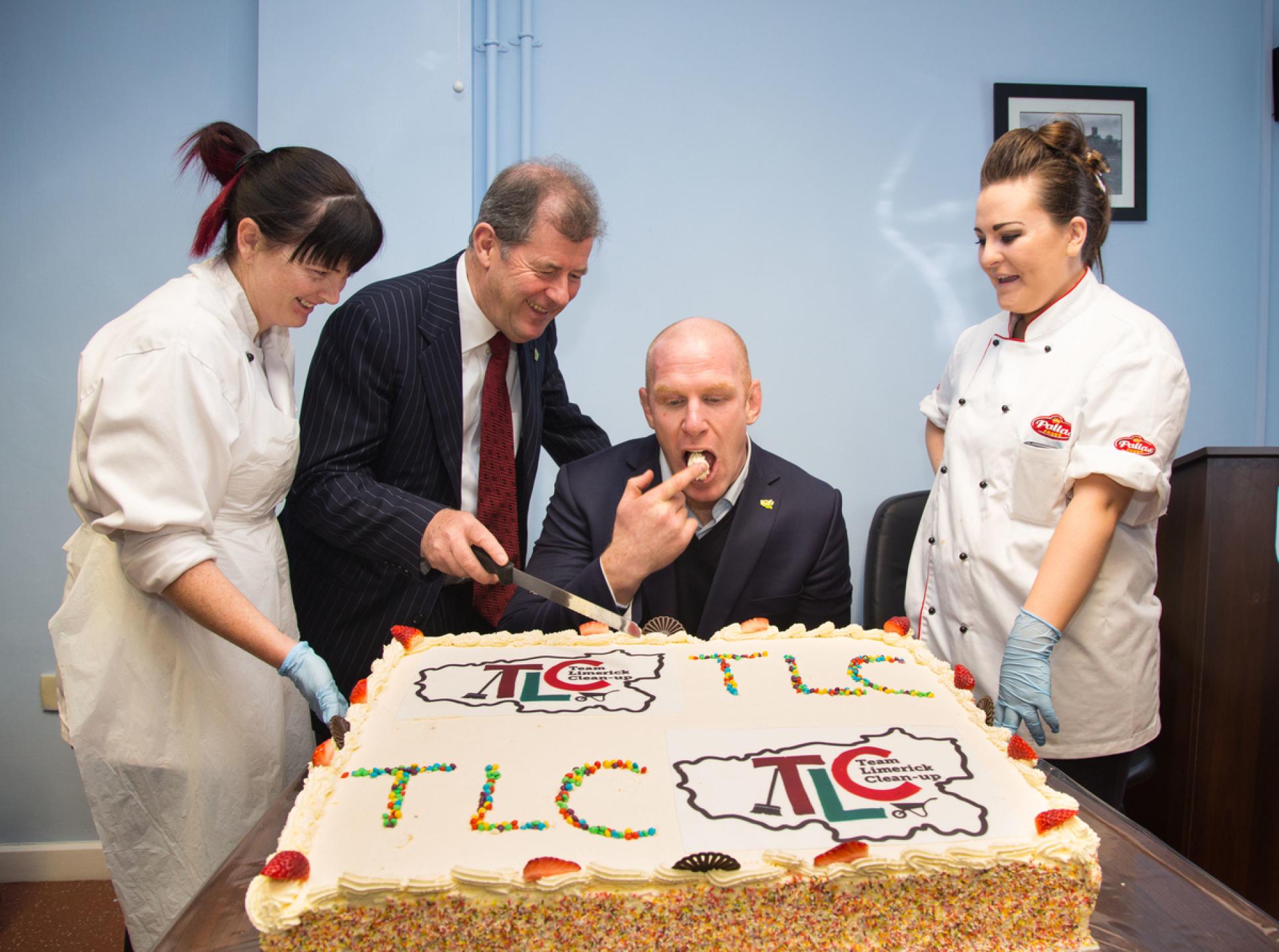 JP McManus and Paul O'Connell sample a TLC cake